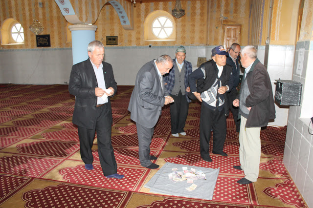 Мюсюлмани от Ардино събраха средства за лечението на отец Марин от храма в „Резбарци”