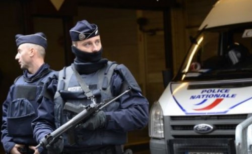 Ислямист уби полицай и съпругата му в Париж, спецчасти спасиха момченцето им