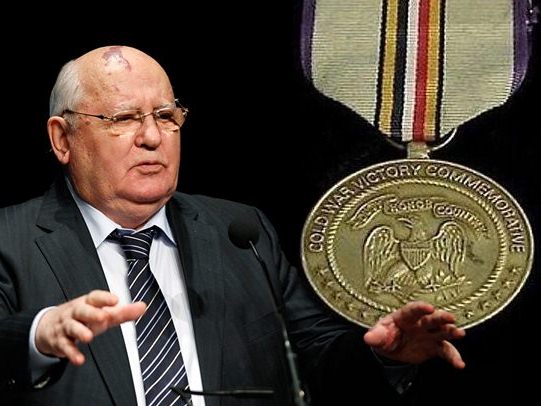 От къде са парите на Михаил С. Горбачов Скандал около разкошната вила на Михаил С. Горбачов в Баварските Алпи, която се наложи да продаде. А в друга вила, която се намира в Англия, и принадлежи на милиардера от Бахрейн, бяха открити секретни документи, които се отнасят до фонда „Горбачов“, основан от него. Според вестник „Гардиън“ в архива има секретни документи, които Горбачов подписал. Преди това в сградата се намираше Международната асоциация по връзките с обществеността, от услугите, на която се ползваше Горбачов. Сред документите има негови молби до големи западни корпорации за финансова помощ за фонда му. Т.е. бившият президент на Съветския съюз молел за чуждестранна помощ за своя фонд. Тези събития разгоряха отново полемиката около обвиненията, които отдавна се повдига срещу бившия лидер на страната. Първо, какъв е източникът на богатството на семейството му, второ, с какви средства функционира фондът му. Вилата, която Горбачов иска да продаде, се намира на живописното езеро Техернзее в Баварските Алпи, недалеч от Мюнхен. Някои журналисти наричат вилата „замък“. Тази сграда е построена преди около сто години, тя е на три етажа, има 17 стаи, с жилищна площ около 600 квадратни метра. Семейството на Горбачов владее тази вила вече десет години. По документи собственикът й е дъщеря му Ирина Вирганска. Стойността й е около 7 милиона евро. Този район се смята за един от най-елитните в Германия. През 20-те години на 19 век езерото Техернзее посещавал императорът Александър I и други знаменитости. Горбачов посетил вилата преди три години, но в последните години никой от семейството не се мяркал там. В обявяването на вилата за продажба няма нищо необикновено. Но когато става дума за бившия лидер на Съветския съюз, който е обвиняван в разпадането на страната, нещата вече стоят по друг начин. Още повече че от четвърт век Горбачов е пенсионер и никога не се е занимавал с бизнес. Затова възниква с право въпросът – откъде са парите, Михаил Сергеевич? Тук не става дума за Берлускони или Тръмп, които станаха политици, когато вече бяха милиардери. Ясно е, че Горбачов от пенсията си не може да спести 7 милиона. Той получава солидни хонорари за лекциите си, поне 20 хиляди долара, снима се дори в рекламата на „Пицата-Хат“ и на модните чанти на фирмата „Луис Уитън“. Жалко е наистина – един бивш лидер на велика държава да позира за реклама… Горбачов се оправда с това, че парите били нужни за издръжката на фонда му. С една дума е ясно, че със средствата от своите легални доходи бившият генерален секретар не може да си купи вилата. Възможно ли е парите за нея да са му дадени от Ирина Вирганска, на която е приписана тя? Защото е вицепрезидент на бащиния си фонд. В едно интервю дъщерята на Горбачов твърди, че цялата й работа във фонда е да чисти с кофа и парцал. Мадам Вирганска също никога не се е занимавала с бизнес. Завършила Руския медицински университет през 1981 г., защитила кандидатска дисертация през 1985 г. Няма олигарси сред роднините си. Така че семейство Горбачови нямат легални доходи, с които да си купят вилата в Баварските Алпи. Какво представлява Горбачовият фонд? Официалните данни за него са оскъдни. Според Уикипедията фондът е създаден през 1991 г., веднага след разпадането на Съветския съюз. Получил сградата на Института за обществени науки при ЦК на КПСС на „Ленинградски проспект“ в Москва. Но тъй като руските власти го критикували и тогавашният президент Борис Елцин взел мерки. Издал указ, който предавал заеманата от фонда на Горбачов площ на Финансовата академия. На бившия президент му останали 700 квадратни метра площ от пет хиляди по-рано. Фондът се финансира за сметка на „хонорарите, получени от М.С. Горбачов за лекциите, речите и публикациите му, от грантове, получени от целеви проекти на Фонда, дарения от граждани, благотворителни фондове, частния бизнес и международни организации“. На официалния сайт на фонда се споменава „равнодушието на Горбачов към парите“; с една дума, безсребреник. Но откъде тогава е взел 7 милиона евро да си купи разкошния замък? Откъде са парите за фонда? В едно интервю за „Ехото на Москва“ журналист задава въпроса на Горбачовата дъщеря Ирина откъде са парите за всичките проекти. „Основно това са собствени средства…“ – лаконично отговорила дъщерята на Горбачов. Тя се опитала да спомене лекциите, хонорарите, публикациите, но не дала никакви разумни обяснения откъде са парите. Аудиторията реагирала остро на това интервю: „Горбачов е човек, който, както и Елцин, ненавижда цялата страна. С изключение на Лондон, където той може да празнува рождените си дни и други празници. Родина, Отечество, такива хора нямат… На този свят той донесе само ЗЛО. Обогати се за сметка на Руската земя. Като човек е НУЛА. И това е меко казано…“ „След като Горбачов дойде на власт, веднага лиши учените, които имаха научни степени, от финансиране. Хората не си дояждаха, недоспиваха, защитаваха кандидатски и докторски дисертации, а Горбачов им показа голям, мазен кукиш. С това започна развалът на науката…“ „Горбачов успя да направи онова, което не успя Хитлер. Да унищожи Съветския съюз. Затова той се нарежда в една редица с фюрера…“ Парите във фонда му не са малко. Само за „хуманитарните програми“ в Русия бяха изпратени повече от 11 милиона долара. Тъй като няма рационални обяснения за появяването на тези средства на фонда, отговорът е само един – парите идват от чужбина. Това се потвърждава и от писмата, открити във вилата в Лондон. Веднага след като встъпи в сила законът за неправителствените организации от фонда на Горбачов се заинтересуваха депутатите от Държавната Дума. Някои депутати изказаха мнението, че може би Горбачов е агент на някоя чуждестранна специална служба и че ако неговият фонд бъде проверен по новия закон, може да се докаже, че той получава средства отвън и тогава според закона ще се нарича организация, която действа в интерес на чужда държава. Беше доказано, че Горбачовият фонд е регистриран в Сан Франциско, но шефът на пресслужбата му заяви, че фондът никога не е имал щабквартира там и че не получава средства от чужбина. Но в мрежата бяха публикувани документи, според които това не е вярно. В тях се споменава, че GORBACHEV FOUNDATION е регистриран в Сан Франциско с номер С1518202 4.10.1991 г. Горбачов фигурира и в друга организация «GORBACHEV FOUNDATION NORTH AMERICA, INC» – в щата Минесота, САЩ. Той е неин президент. В нея членуват Джордж Матюс и Робърт П. Уолкър. Става ясно, че в САЩ има цели две подразделения, или щабквартири, на фонда на Горбачов, едната е в Калифорния, другата – в щата Минесота. Има и организация на името на Горбачов в Германия – «Mikhail Gorbachev Award GmbH» (Unter den Linden 74 10117, Berlin). Доскоро тя осигуряваше премия на Горбачов. В Люксембург, на адреса 2 rue du Palais, Diekirch 9265 се е приютила кантората «Gorbachev Foundation Luxembourg». Що за кантора е това и кой я финансира, не е ясно. А пресслужбата на фонда на Горбачов продължава да твърди, че той няма щабквартири в чужбина. Дейността на фонда е такава, че е съвършено ясно, че за финансирането на такава структура са нужни големи пари и само с едни лекции не може да се мине. Фондът се състои от няколко големи подразделения, които се занимават с глобални програми, социално-икономически проблеми, проблеми на културата. В рамките на фонда работи институт по история на перестройката, център за политологични програми и център за обществени знания, фондът спонсорира обучение на руски студенти на Запад. Стипендианти на Горбачов има в Станфорд, САЩ, и в редица канадски колежи и университети. В Русия съществува лицеят на Фонда, който се специализира в политологията. Освен това фондът се занимава с изследвания, които се отнасят до ролята на Русия в системата на европейската сигурност, води работа над проекта „Голяма Европа“, който засяга редица въпроси на разоръжаването и разширяването на НАТО. Преди няколко години Пол Крейг Робъртс, американски икономист и публицист, бивш помощник-министър на финансите в правителството на Р.Рейгън, разказа как САЩ финансират „полезните“ за тях политици – чрез купуване срещу пари. Като пример Крейг посочва бившия премиер на Великобритания – Тони Блеър. Когато той напуснал поста си, го назначили за съветник на финансови корпорации със заплата пет милиона фунта стерлинги. Освен това Щатите му организирали поредица от речи, за които той получавал от 100 до 250 хиляди долара. Известно е, че аналогична програма Щатите организираха и за експрезидента на Съветския съюз М. Горбачов. От САЩ през септември 2008 г. той получи от САЩ медала „Свобода“ за „края на студената война“. Медалът беше обезпечен със 100 хиляди долара. Към тях се добавя и паричната сума за Нобеловата награда, която през 1990 г. беше изпросена за Горбачов от Р. Рейгън. Несъмнено това е само видимата част от материалното благополучие, което Щатите осигуриха на бившия съветски президент. Освен вилата в Бавария, както съобщават СМИ, Горбачов владее или ползва още две вили в чужбина. Едната е в Сан Франциско, другата – в Испания, която се намира в съседство с вилата на певеца Валерий Леонтиев. Горбачов има недвижимост и в Русия – дача в Подмосковието с участък, който има площ от 68 хектара. Откъде са у бившия генерален секретар и президент, който разпадна огромната страна, което доведе до разграбването и обедняването на милиони, парите за фонда и елитните му вили? Андрей Соколов, Издателство „Распер“ Източник: nikikm.blog.bg Какво причини Михаил С. Горбачов на Русия и страните от варшавският договор и България според Вас?