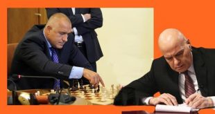 Слави Трифонов - шах и три пешки метър